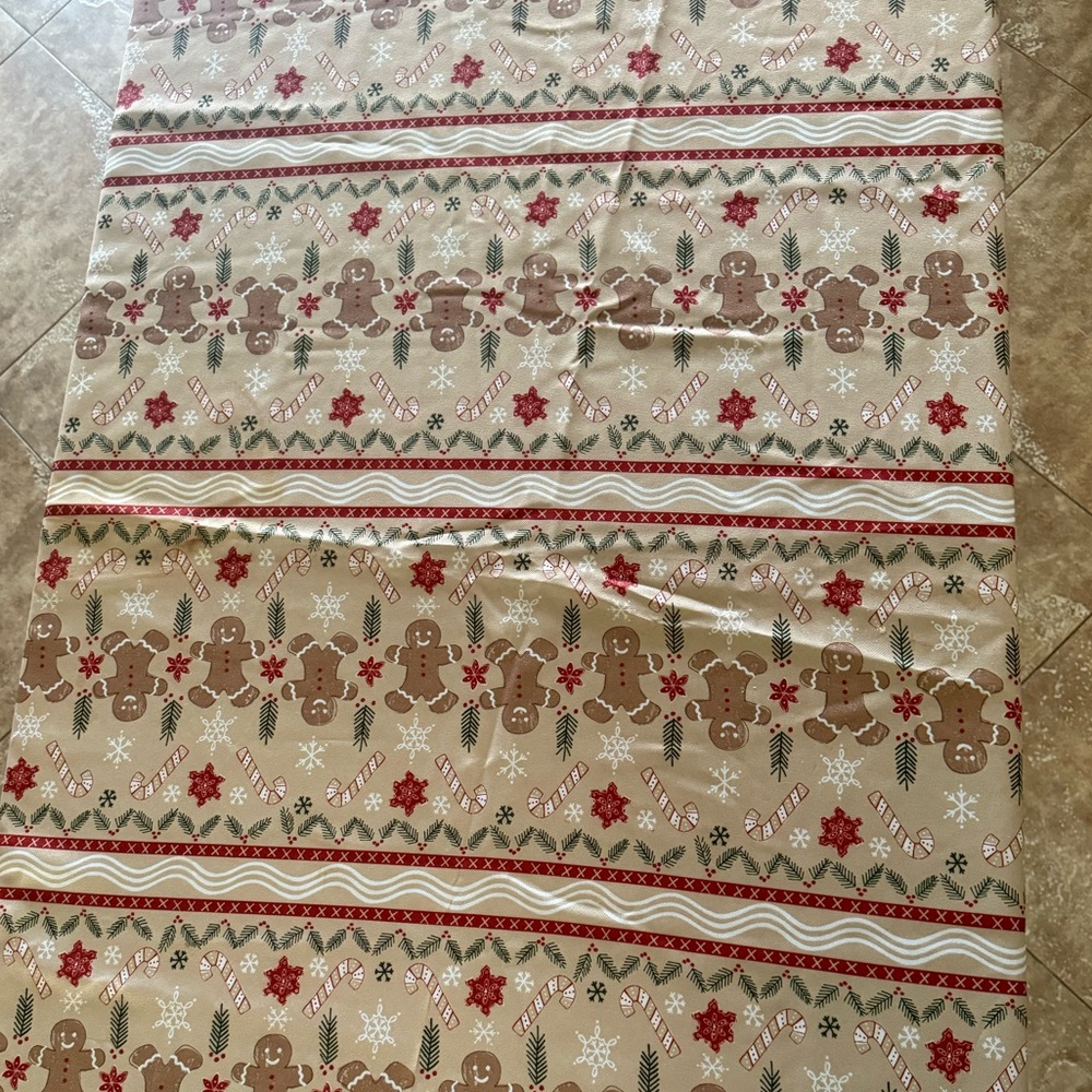 Preowned Gingerbread Vinyl Placemats Set of 6 + Fabric Oval Tablecloth 82” x 60” - Picture 2 of 8